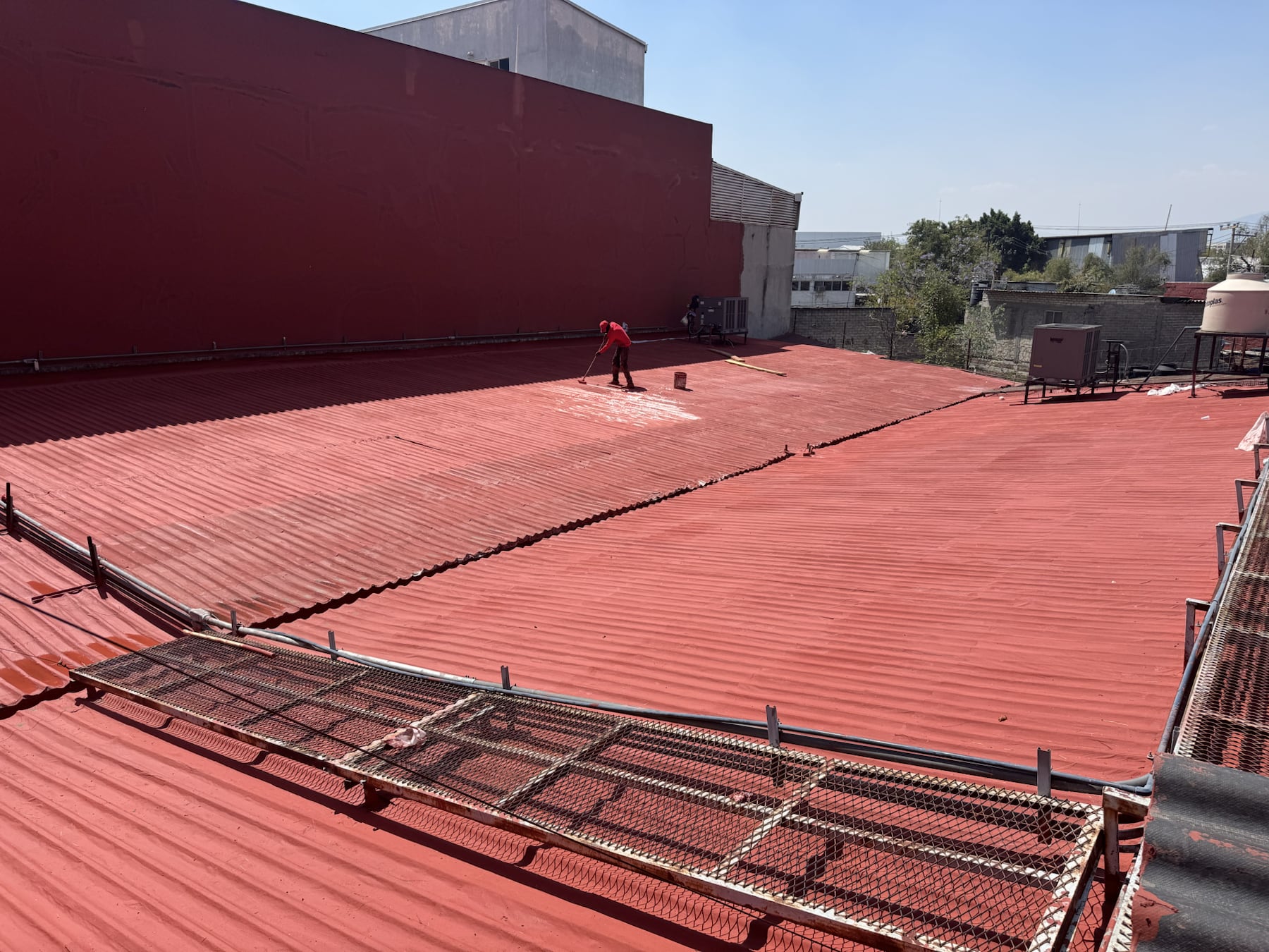 Impermeabilización de una cubierta industrial